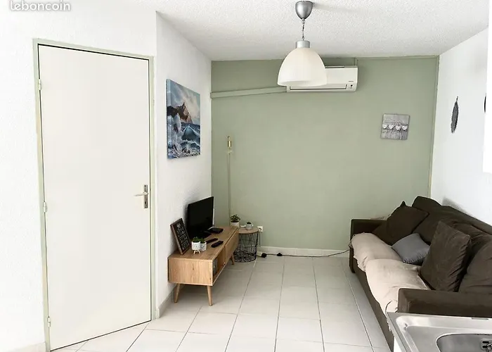 Vagues Et Vignes Appt T2 Bien Place Equipe Wifi Avec Parking Prive * Gruissan